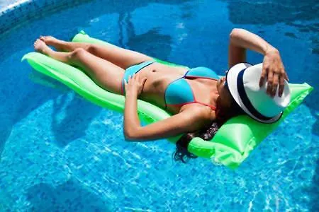 B&B Castle Wellness Mestecǎneşti