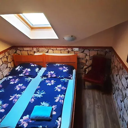 Castle Wellness B&B Mestecǎneşti